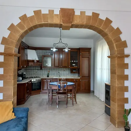 Casa Battiata Casa de Férias