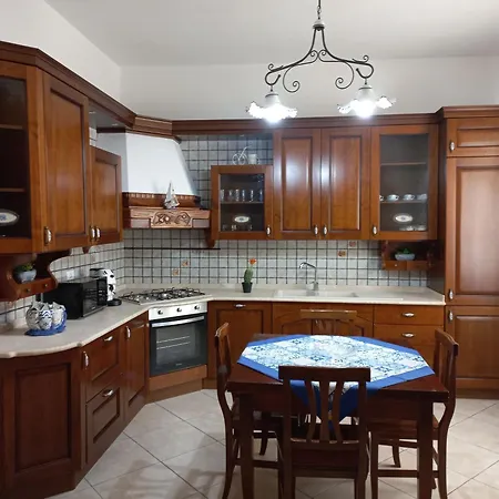 Casa Battiata Кустоначи